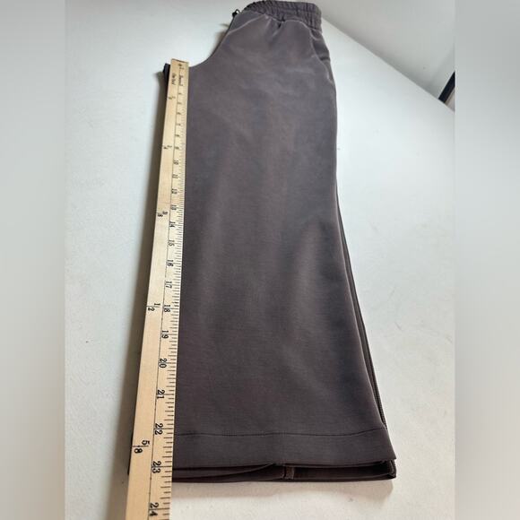 LULULEMON Softstreme High-rise Straight-leg Cropped Size 4 With Pull tag EUC - Picture 5 of 7